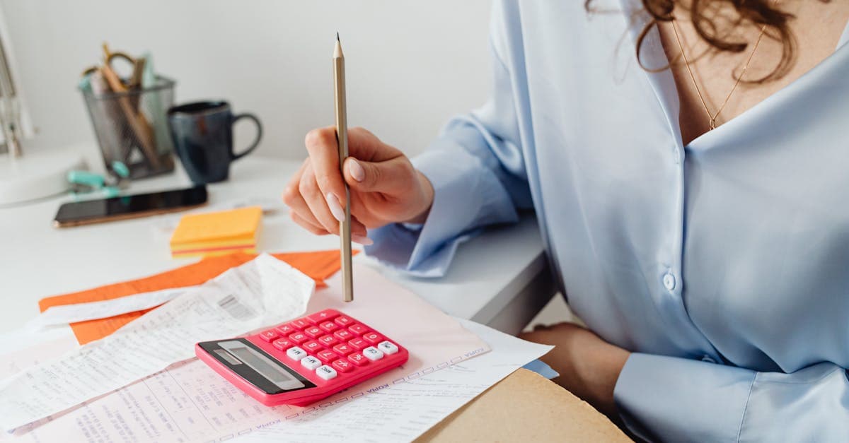 Cover Image for How Your Deductible Works on a Water Damage Claim